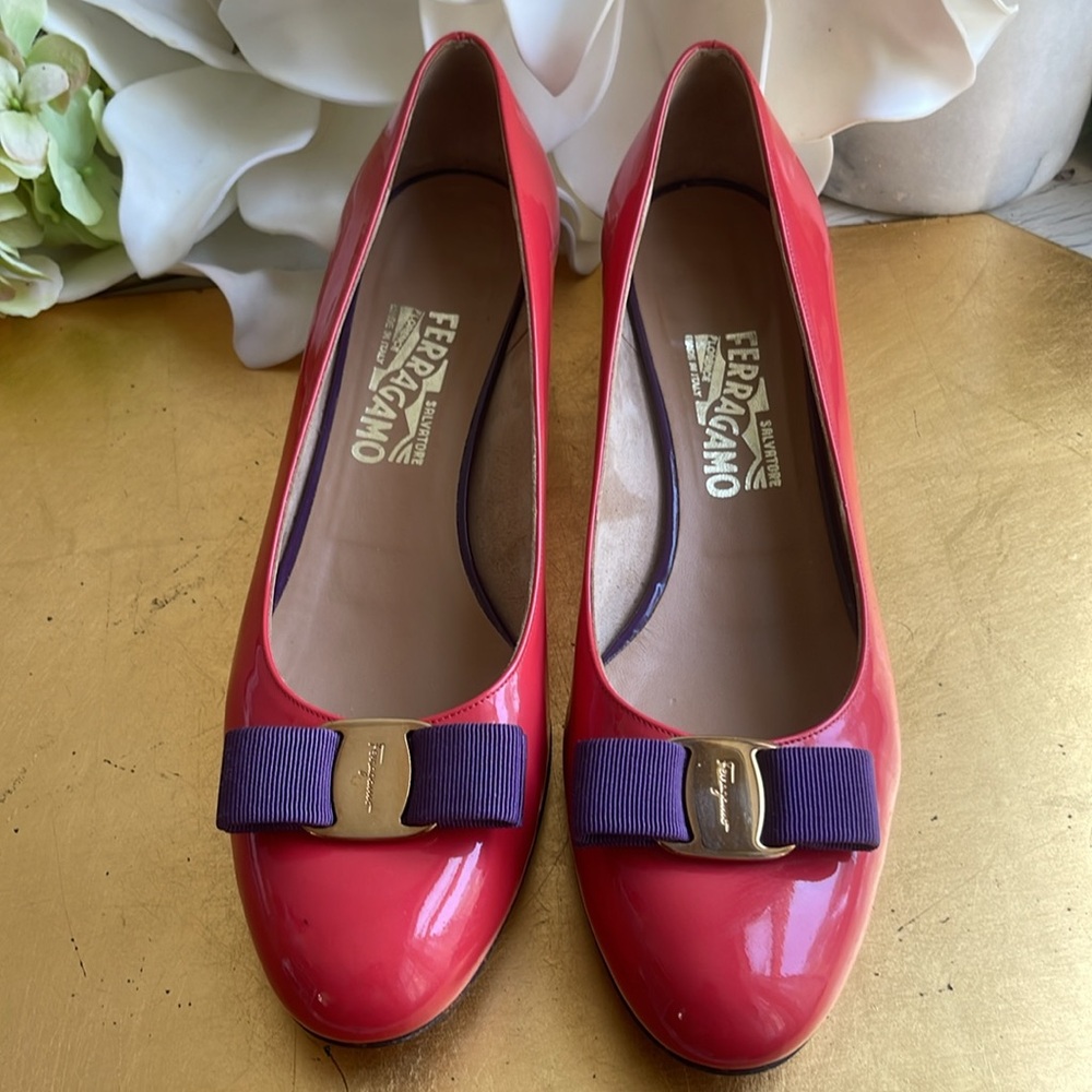 Salvatore Ferragamo Vera Pump in Two-Tone Patent Leather
